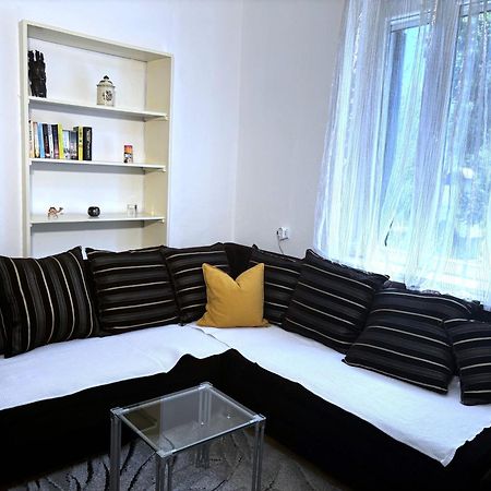 Authentic Dalmatian House Apartment คาชเตลา ภายนอก รูปภาพ