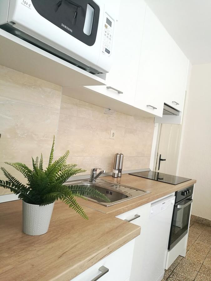 Authentic Dalmatian House Apartment คาชเตลา ภายนอก รูปภาพ